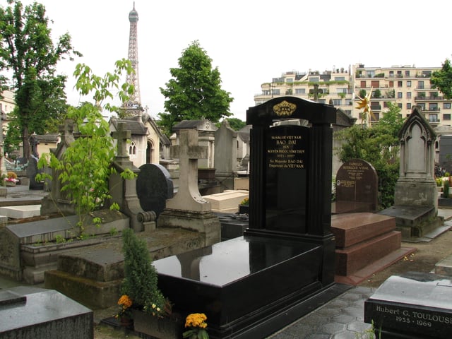 Bảo Đại's burial place in the Cimetière de Passy, Paris