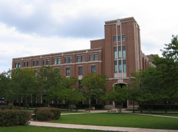 Completed in 1992, Richardson Library faces the Quad in the heart of DePaul University's Lincoln Park Campus.