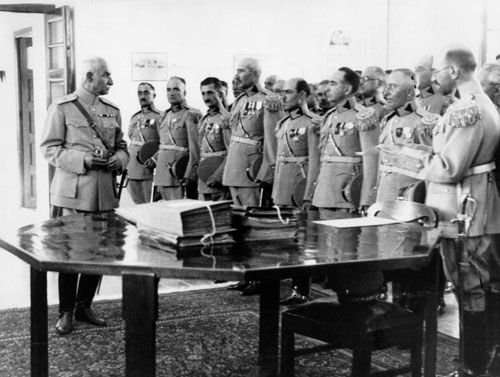 Reza Shah meeting officials in Saadabad Palace, 1940