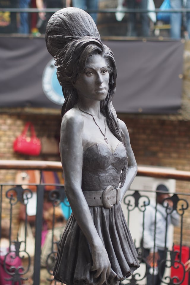 Bronze statue of Winehouse in Camden Town, London unveiled in September 2014