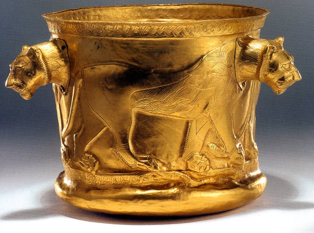 Achaemenid golden bowl with lioness imagery