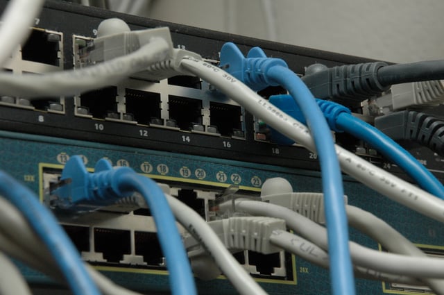 Patch cables with patch fields of two Ethernet switches