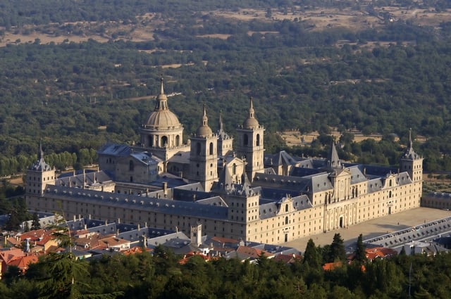 The Royal Site of San Lorenzo de El Escorial, in Spain, is a renacentist complex that has functioned as a royal palace, monastery, basilica, pantheon, library, museum, university and hospital.
