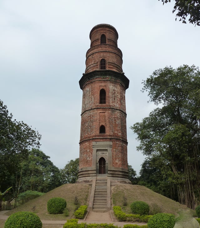 Firoz Minar at Gauḍa was built during the Bengal Sultanate.