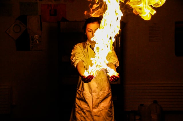 Methane bubbles can be burned on a wet hand without injury.