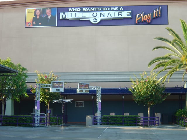 The building housing the California version after its 2004 closure
