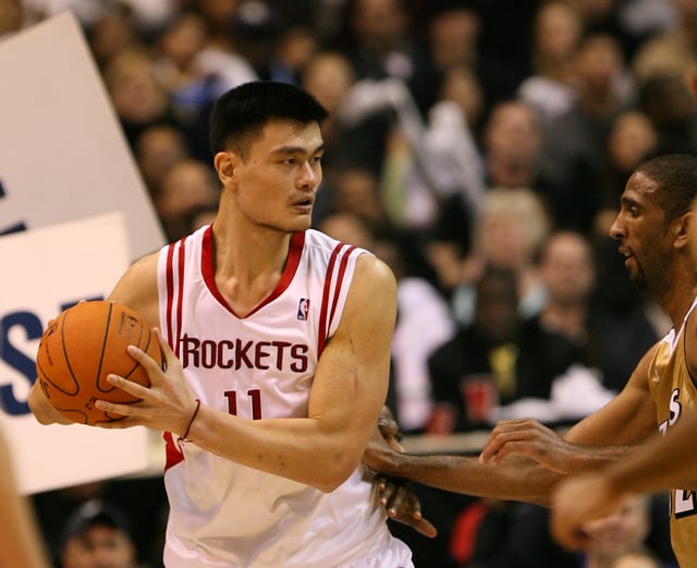 In his fifth season, Yao averaged a career-high 25 points per game.