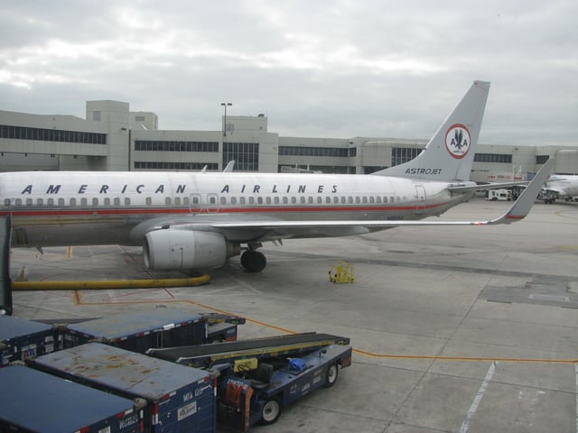 A Boeing 737 in the Astrojet livery