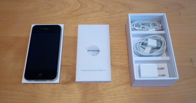 The contents of the box of an iPhone 4.