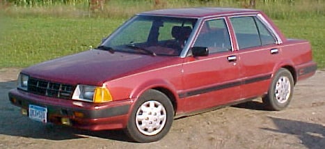 1983 pre-facelift Nissan Stanza sedan