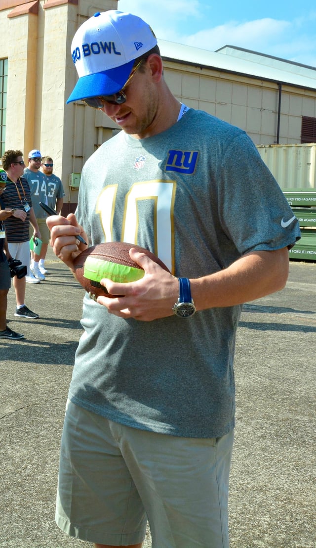 Manning at the 2016 Pro Bowl