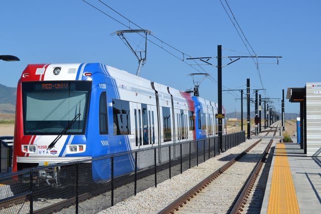 A Red Line TRAX train at the Daybreak Parkway station, August 2011