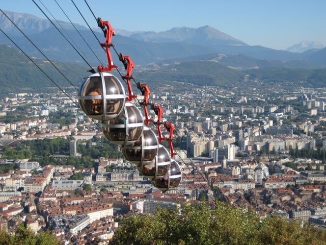 "Les Bulles": the cable cars