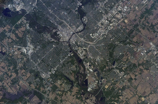 Astronaut photography of Des Moines Iowa taken from the International Space Station