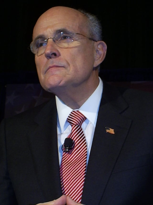 Giuliani at a campaign event in Derry, New Hampshire, the day before the New Hampshire primary