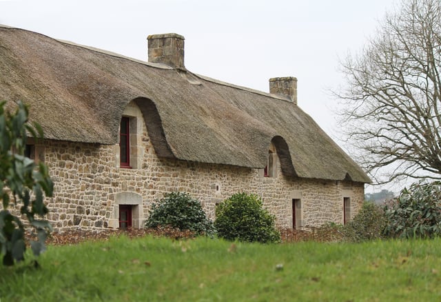 A traditional house in Plougoumelen.