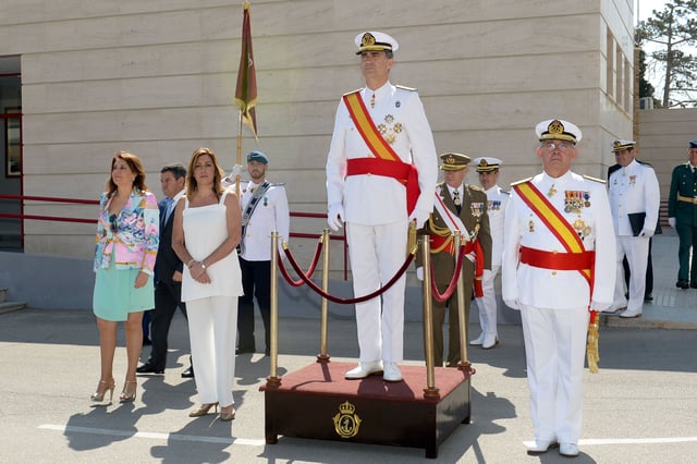 King Felipe VI in uniform of Captain General of the Navy at the Naval NCO Academy in 2014.