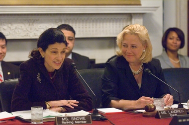 Snowe and Chair Mary Landrieu address the Small Business Committee