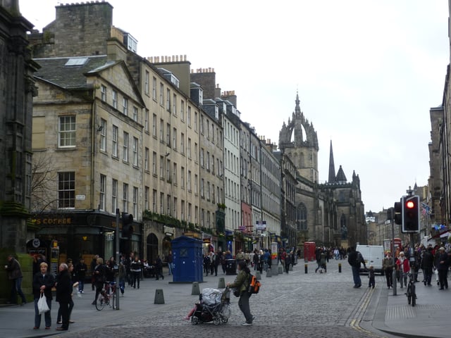 Edinburgh's "Royal Mile"—running from the castle to Holyrood Abbey—is roughly a Scots mile long.