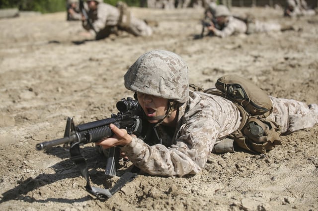 Marine recruits on a Squad Rush course