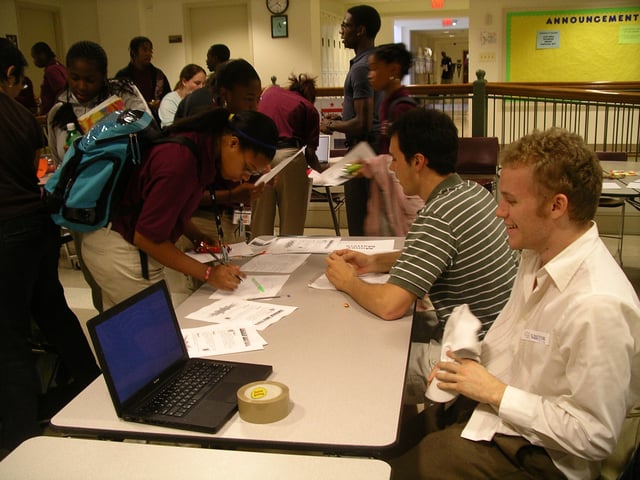 Students volunteer at a D.C. inner-city school