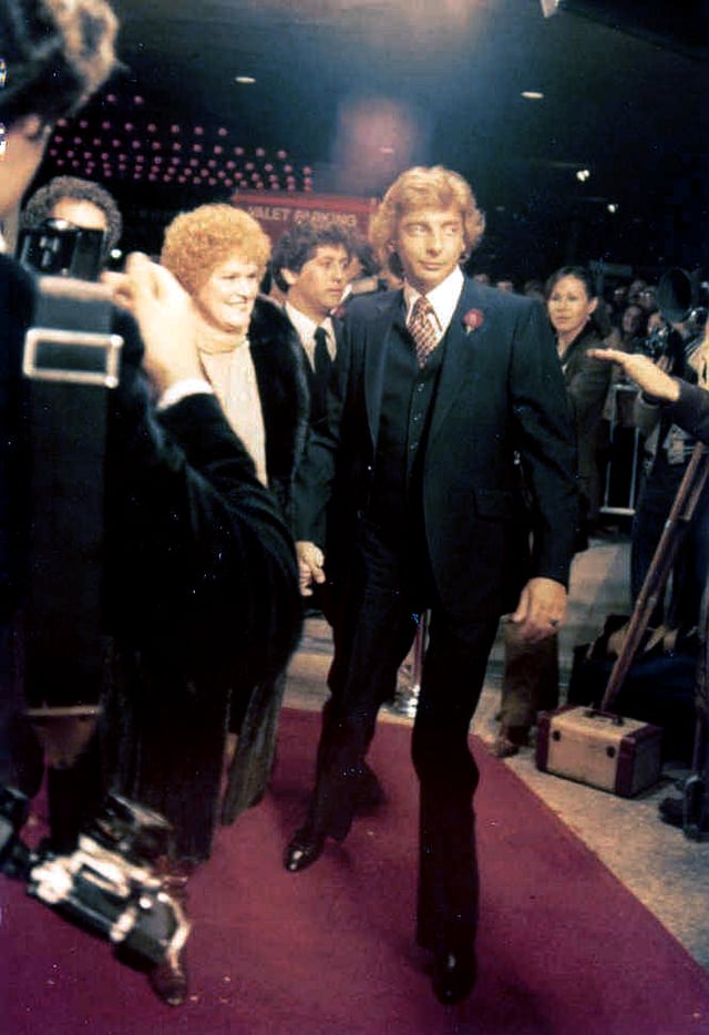 Manilow, accompanied by long-time friend Linda Allen at the premiere of The Rose (starring Bette Midler), November 7, 1979