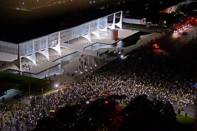Demonstrators gather in front of the Palácio do Planalto, the presidential palace, to protest against Lula's appointment as Chief of Staff of the Presidency, 16 March 2016