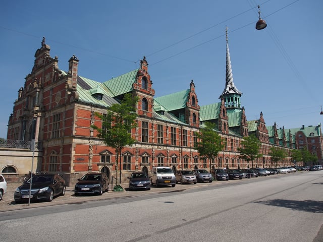 Børsen, former stock exchange (completed 1640)