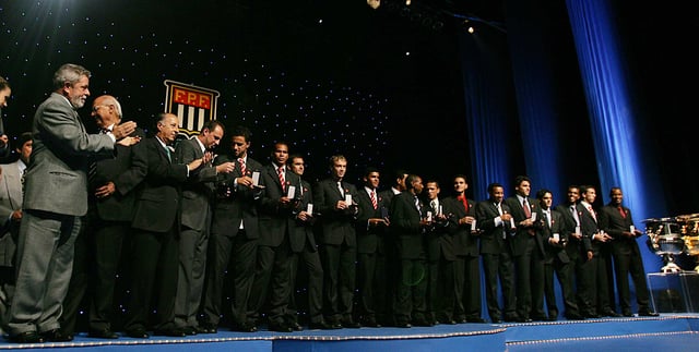 Tribute received from the Paulista Football Federation and President Lula for winning the first FIFA Club World Cup.