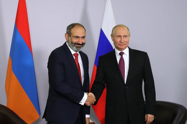 Armenia's Prime Minister Nikol Pashinyan and Putin in Sochi, 2018.
