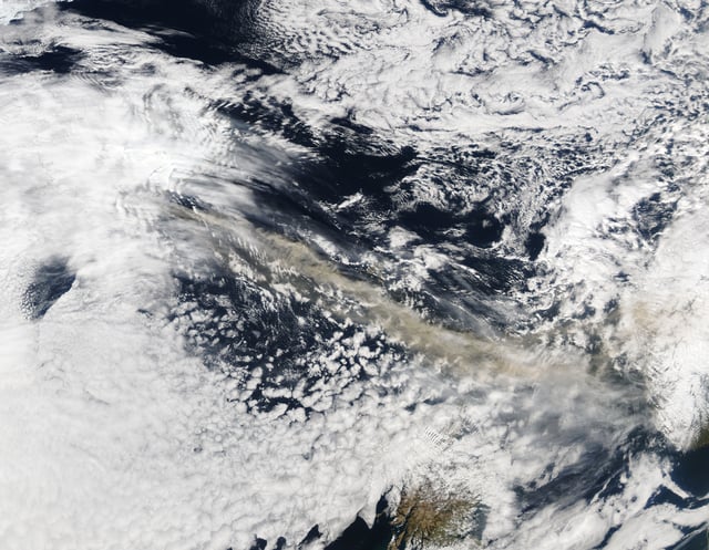 Photograph from satellite Aqua showing the ash plume over North Atlantic at 13:30 GMT on 15 April