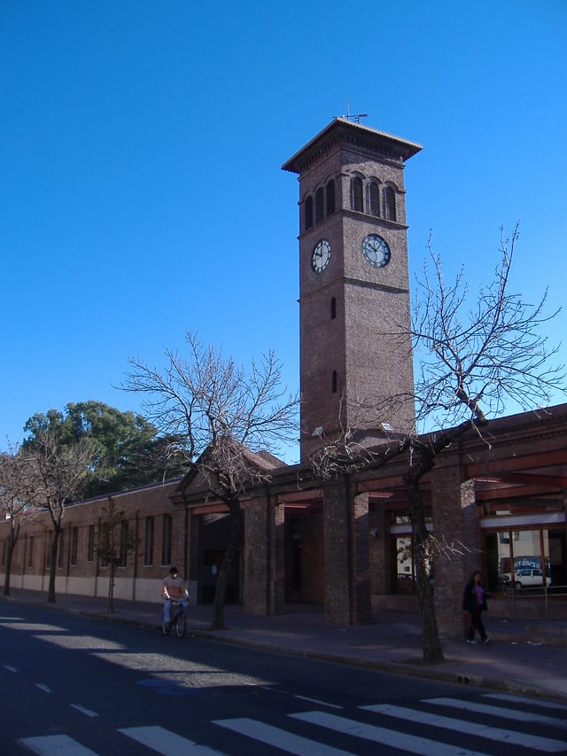 The Center Municipal District (former Rosario Central station).