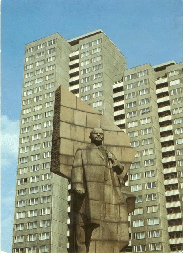 Statue of Lenin erected by the East German Marxist-Leninist government at Leninplatz in East Berlin, East Germany (removed in 1992)