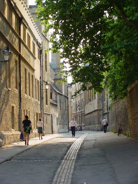 Brasenose Lane in the city centre, a street onto which three colleges back – Brasenose, Lincoln and Exeter