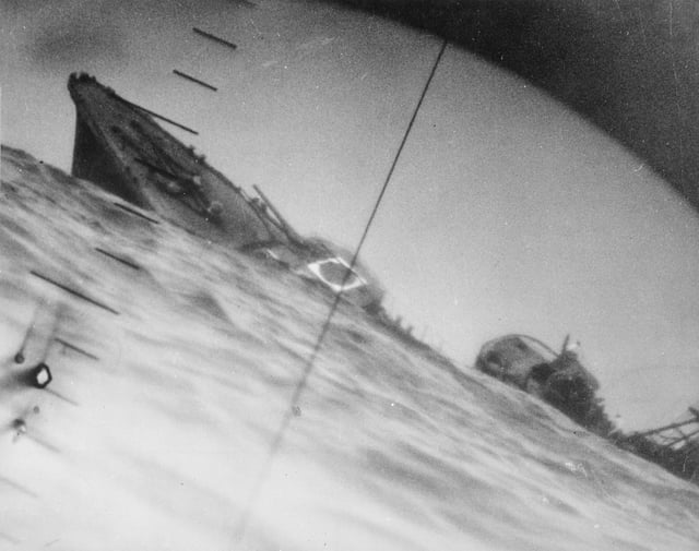The torpedoed Yamakaze, as seen through the periscope of an American submarine, Nautilus, in June 1942