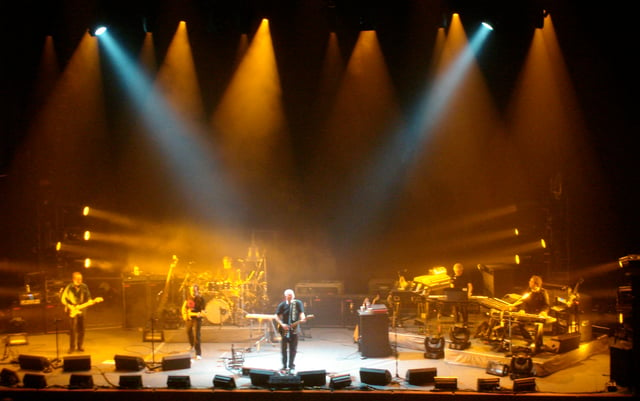 Gilmour in performance, Frankfurt, Germany, 2006