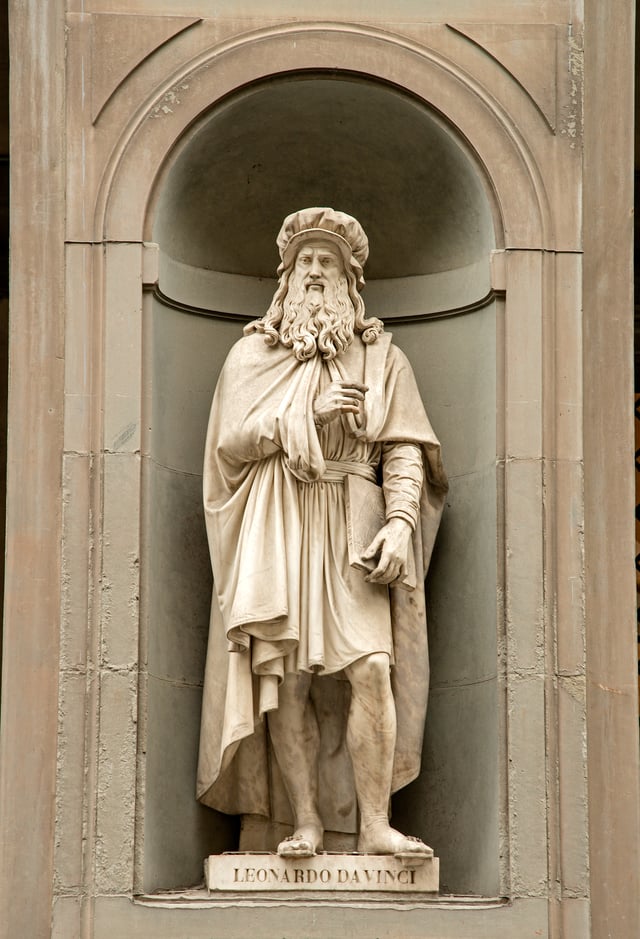 Statue outside the Uffizi, Florence, created by Luigi Pampaloni (1791–1847)
