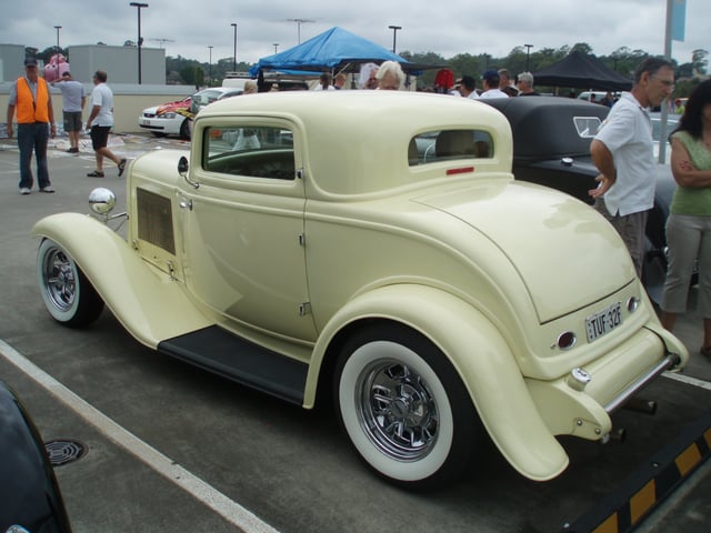 1932 Ford Model 18