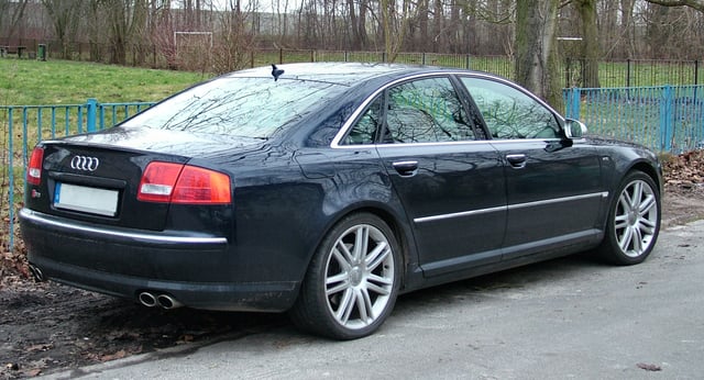 Pre-facelift Audi S8