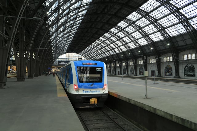 A Mitre Line Trenes Argentinos train in Retiro railway station