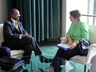 Former Foreign Minister of Somalia Mohamed Abdullahi Omaar in a meeting with UNDP Administrator Helen Clark and other diplomats at the UN headquarters in New York (May 2009)