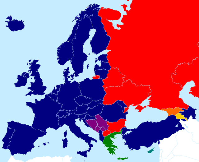 Map of European countries by script of national language.