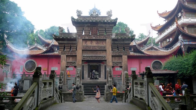 Buddhist temple in Jiulongpo