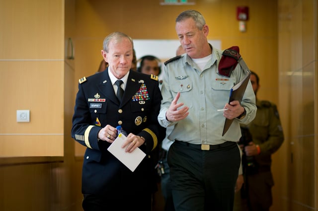 Former IDF Chief of Staff Benny Gantz (right) meets with Martin Dempsey (left), Chairman of the Joint Chiefs of Staff