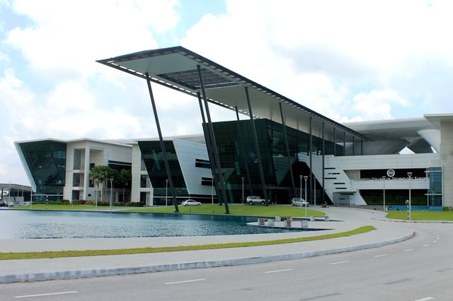 University College of Technology Sarawak (UCTS).