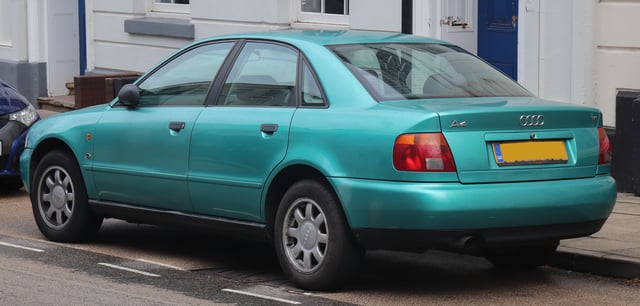 Sedan (pre-facelift)