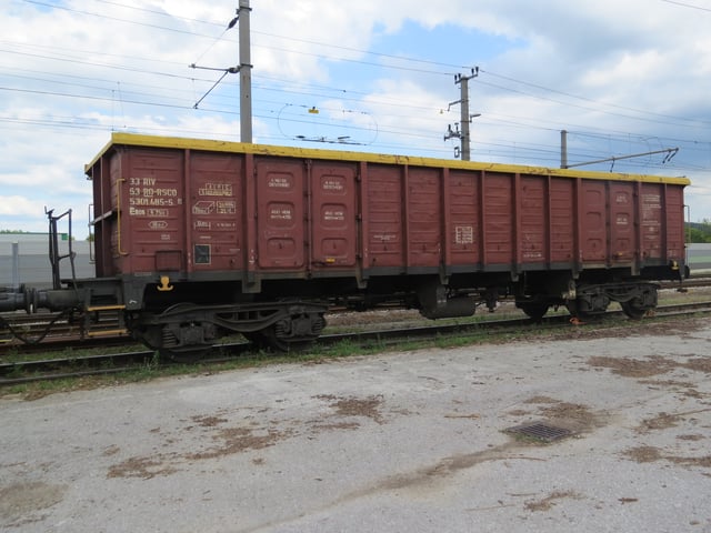 Freight wagon 33 53 5301 485-5 at Bahnhof Herzogenburg in Austria.