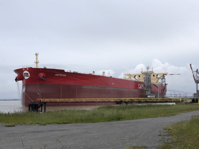 AMYNTAS, a brand new VLCC inaugurated in February 2019 berthing at Donges / Saint-Nazaire (France).