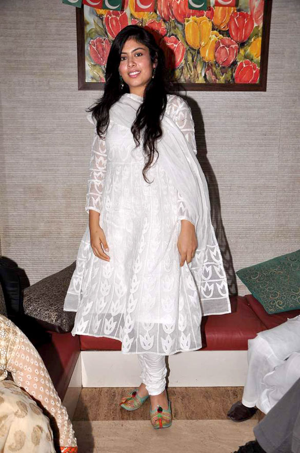 Anurita Jha acted as the lead actress in Maithili film Mithila Makhaan