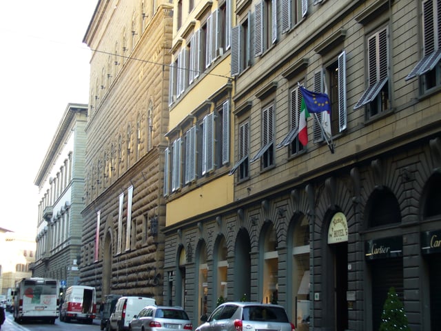 The Via de' Tornabuoni in Florence, the city's top fashion and shopping street, contains some of the world's most luxurious clothing and jewelry houses, such as Cartier, Ferragamo, Gucci, Versace and Bulgari, to name a few.